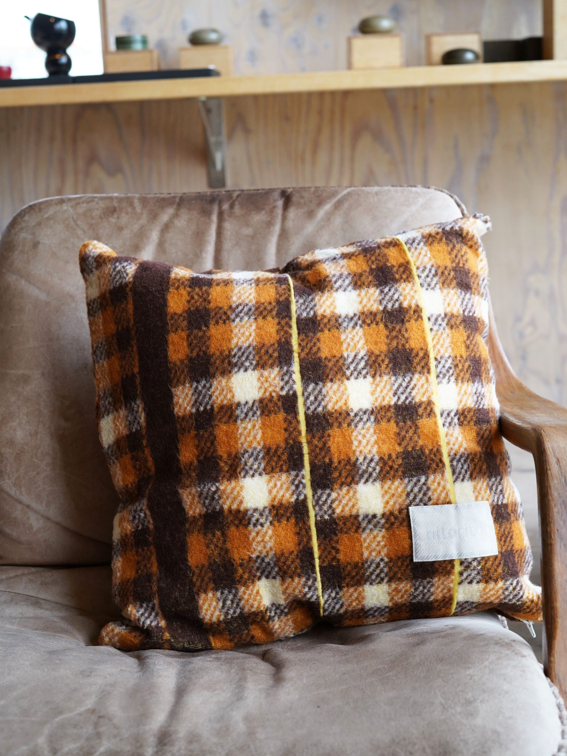 Cushion Cover (gift_brown)