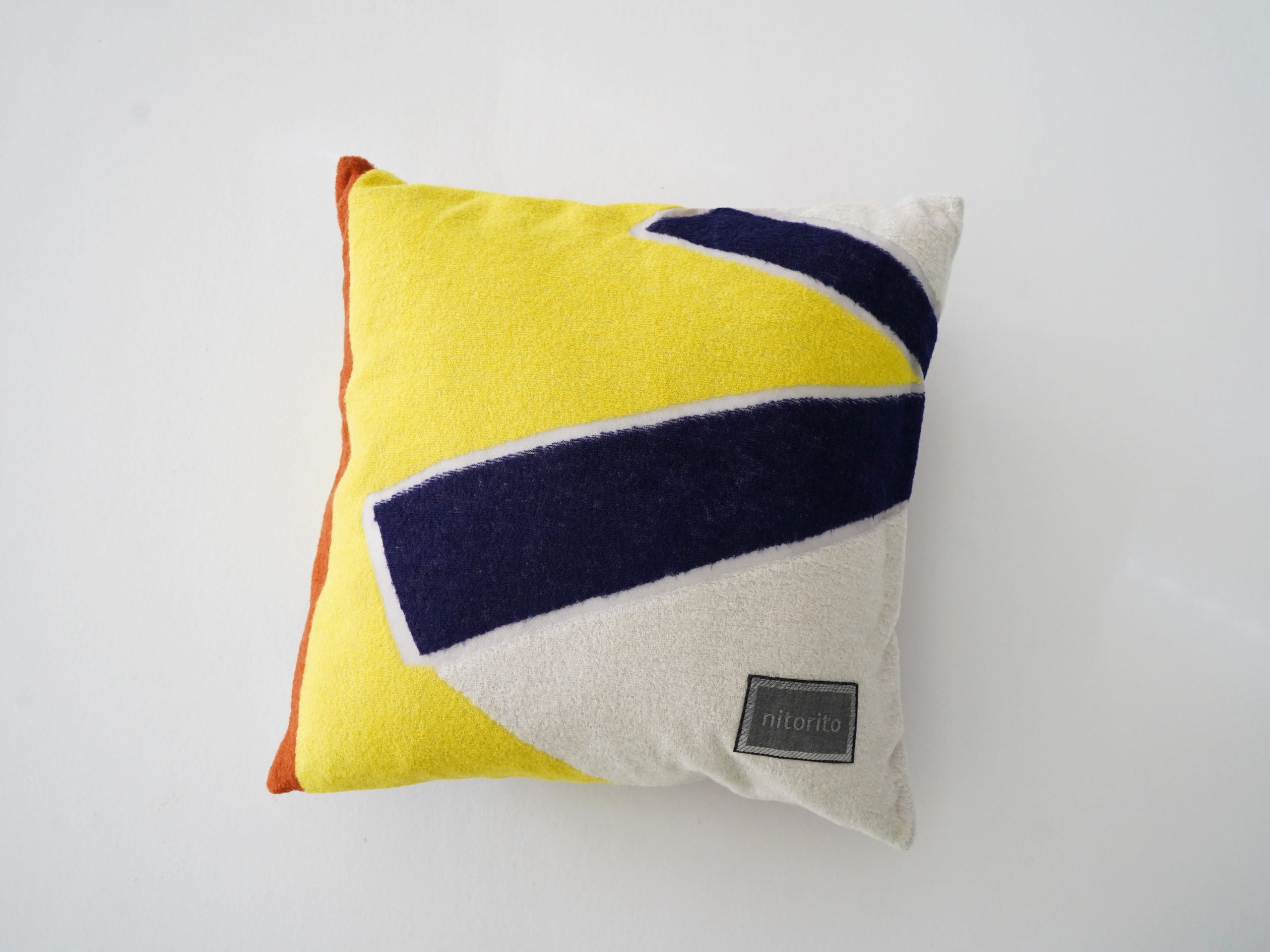 Cushion Cover (hakuba_yellow)