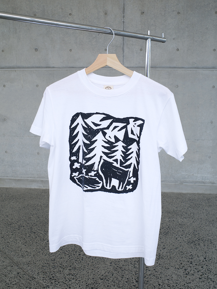 【kamoshika】Women’s T-shirt