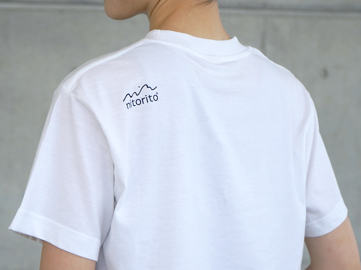 【kamoshika】Women’s T-shirt