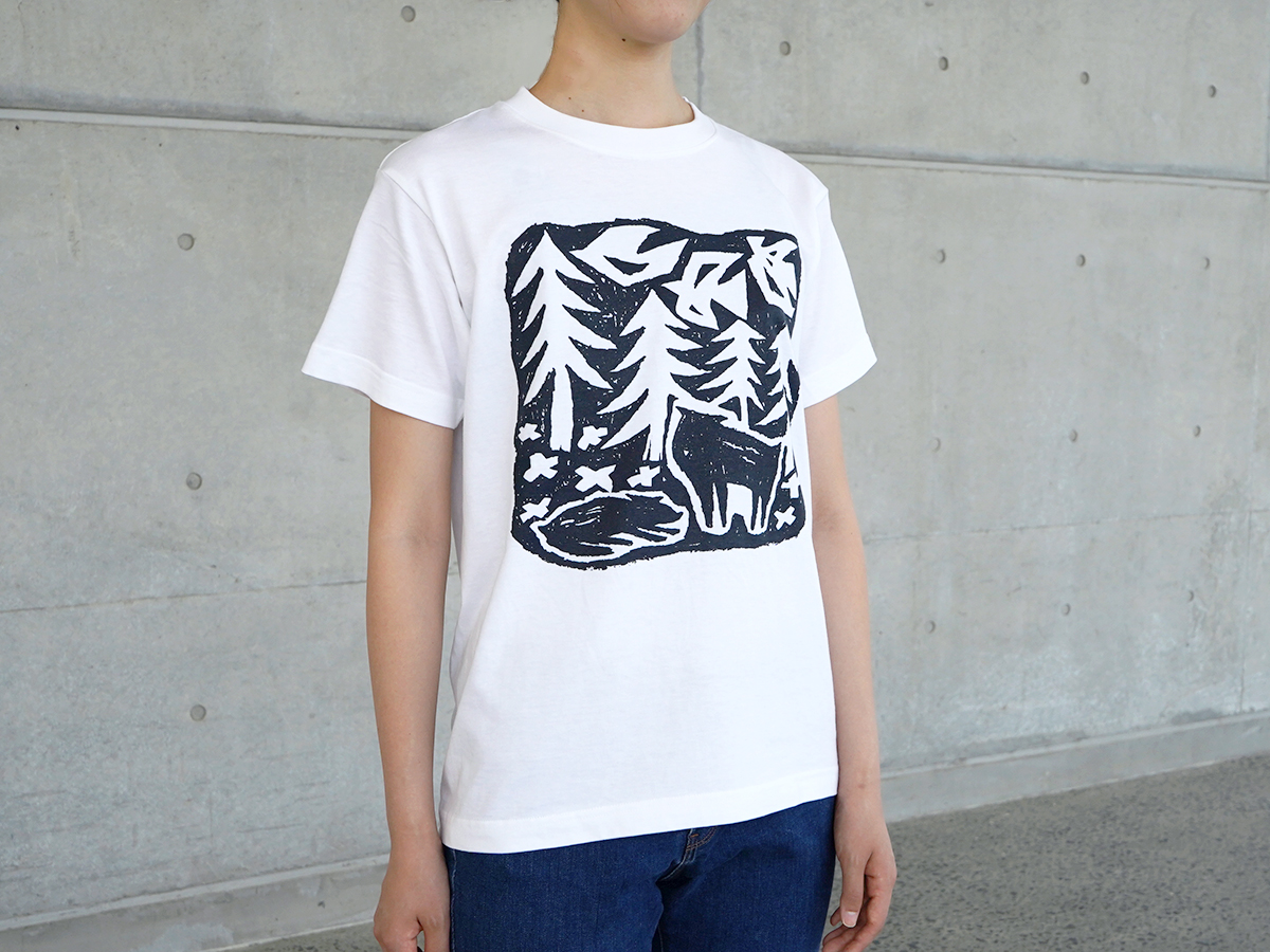 【kamoshika】Women’s T-shirt
