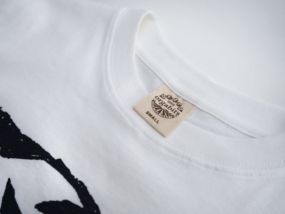 【kamoshika】Women’s T-shirt
